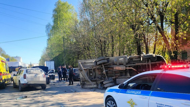 В Твери после ДТП водитель BMW скрылся, его пассажир погиб - новости ТИА